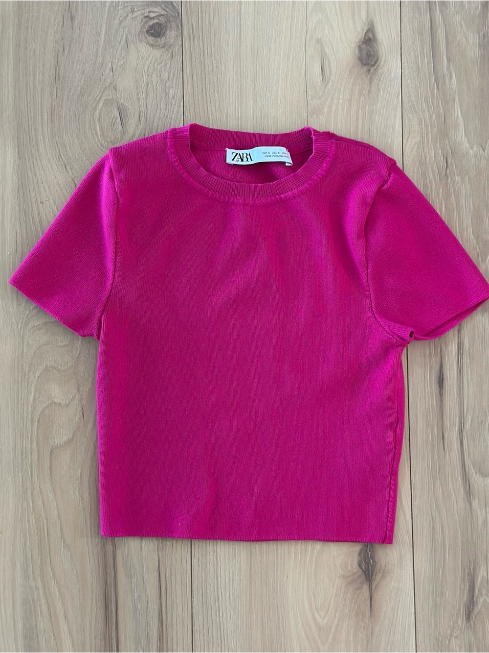 Zara Women’s Bright Fuchsia Short Sleeve Knit Top